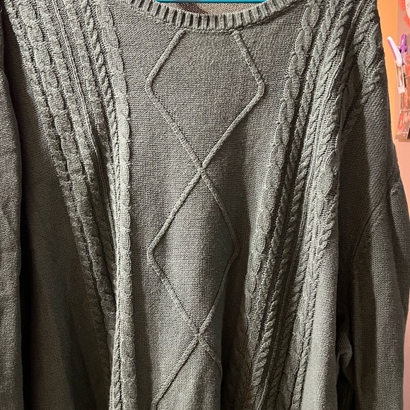 Elegant Forest Green Crewneck Sweater - Picture 2 of 5